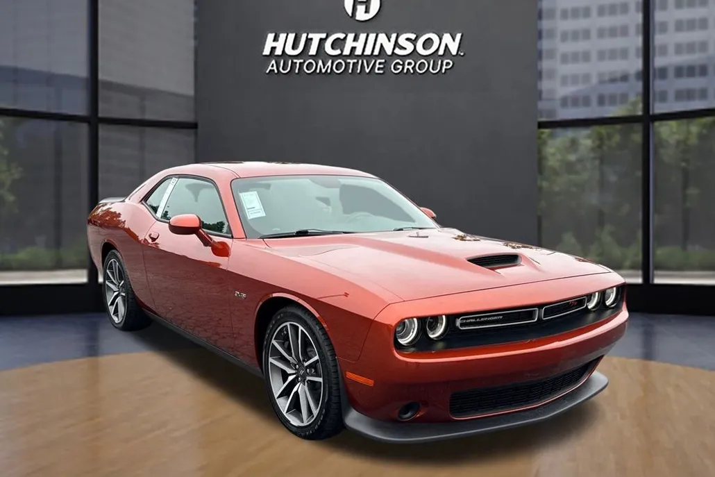 2023 Dodge Challenger R/T photo 1