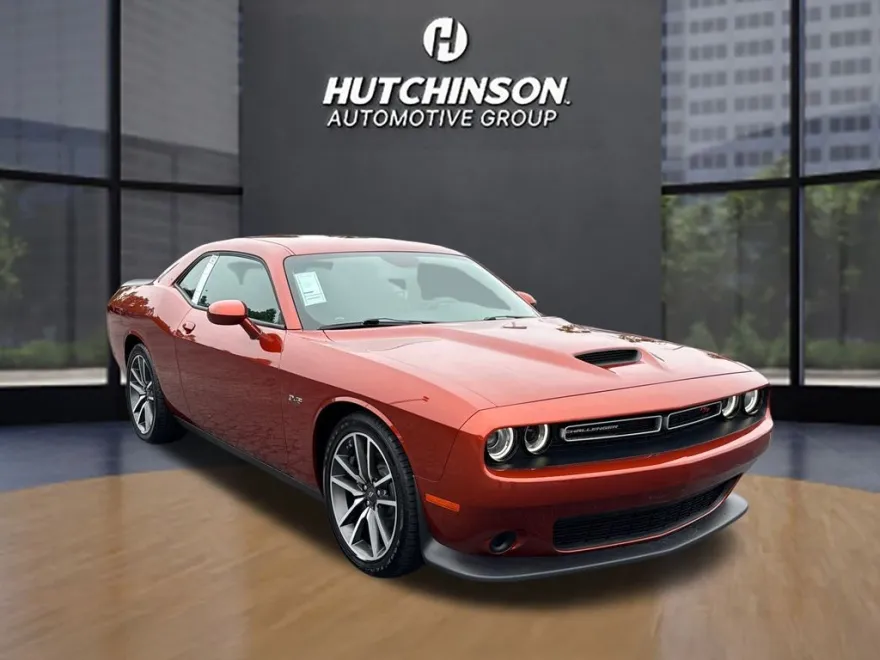 2023 Dodge Challenger R/T photo 1