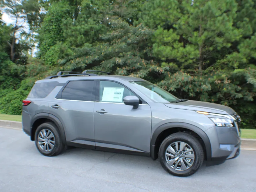 2025 Nissan Pathfinder SV photo 1