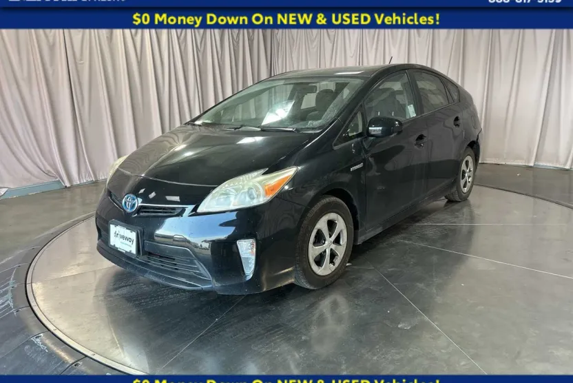 2013 Toyota Prius Two photo 1