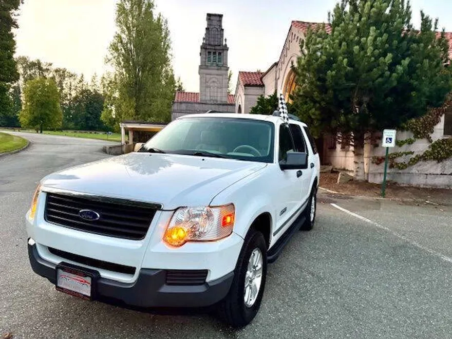 2006 Ford Explorer XLS photo 1
