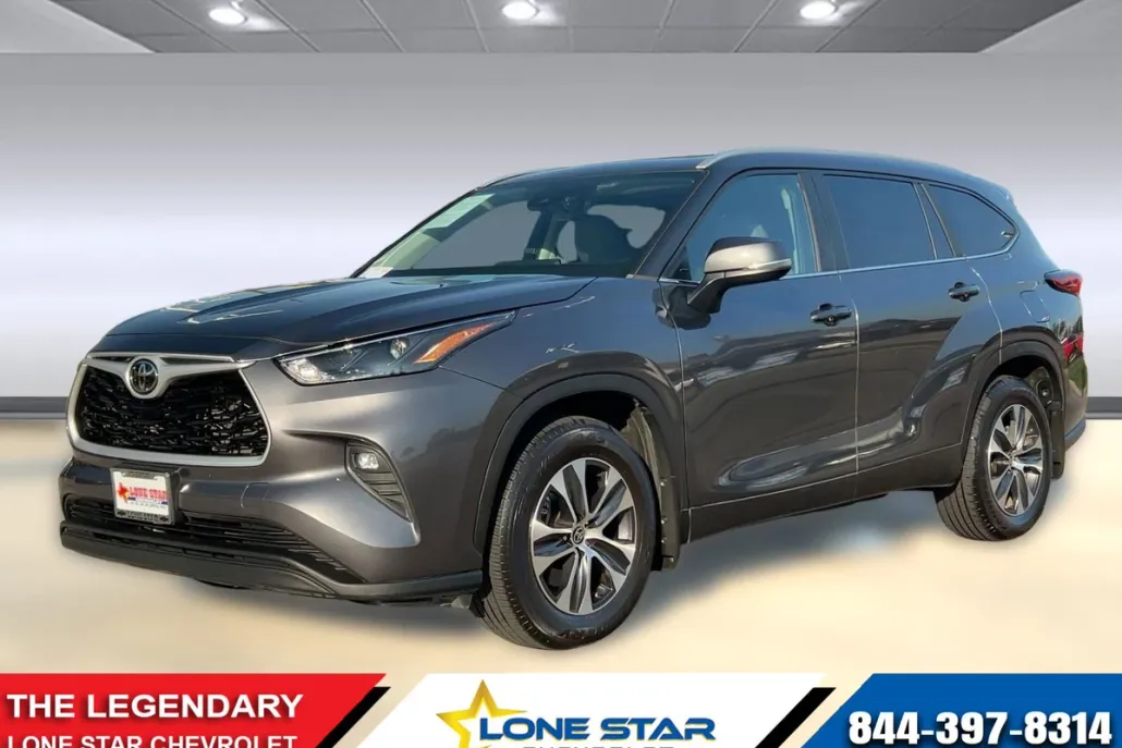 2023 Toyota Highlander L photo 1