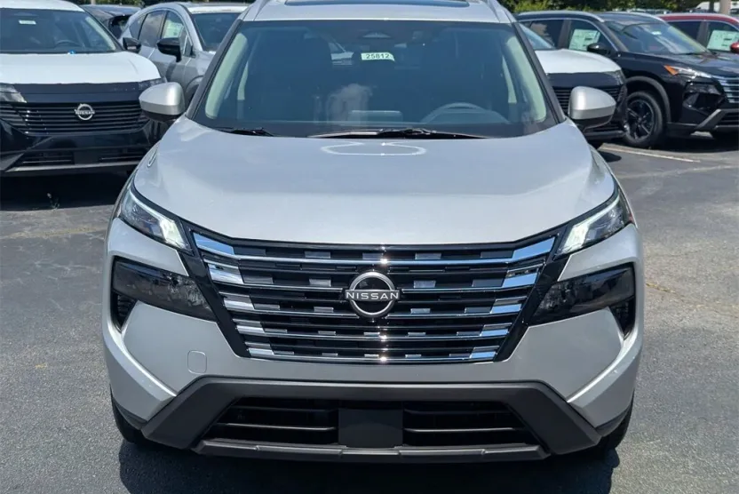 2025 Nissan Rogue SV photo 1