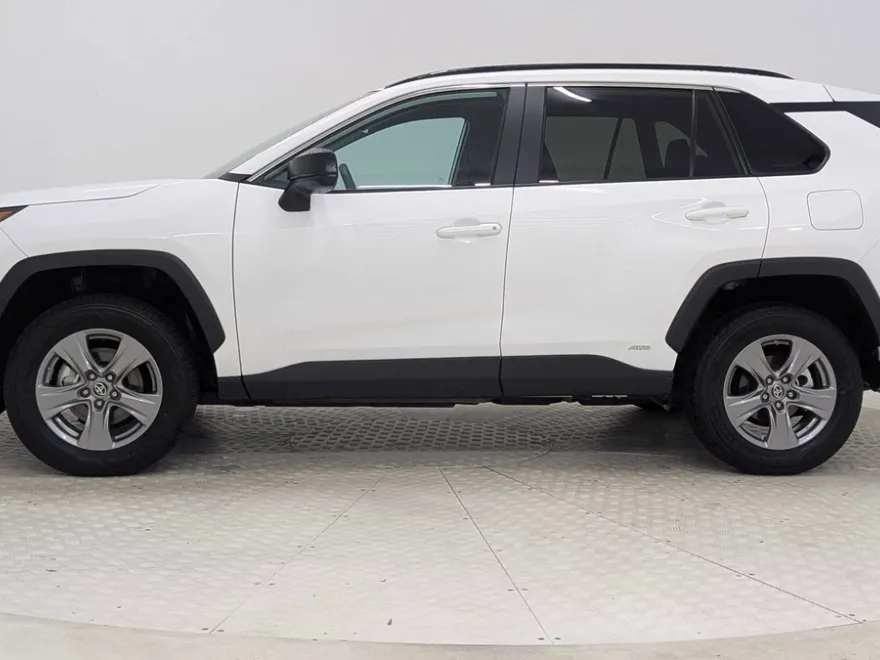 2024 Toyota RAV4 Hybrid LE photo 1