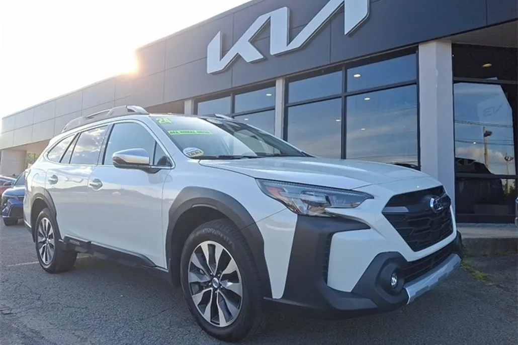 2024 Subaru Outback Touring XT photo 1