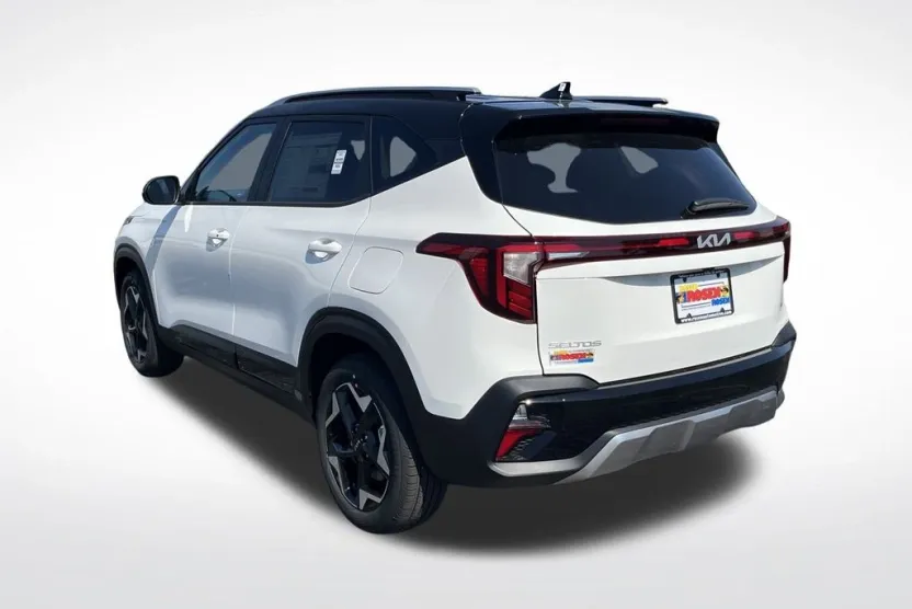 2026 Kia Seltos S photo 1