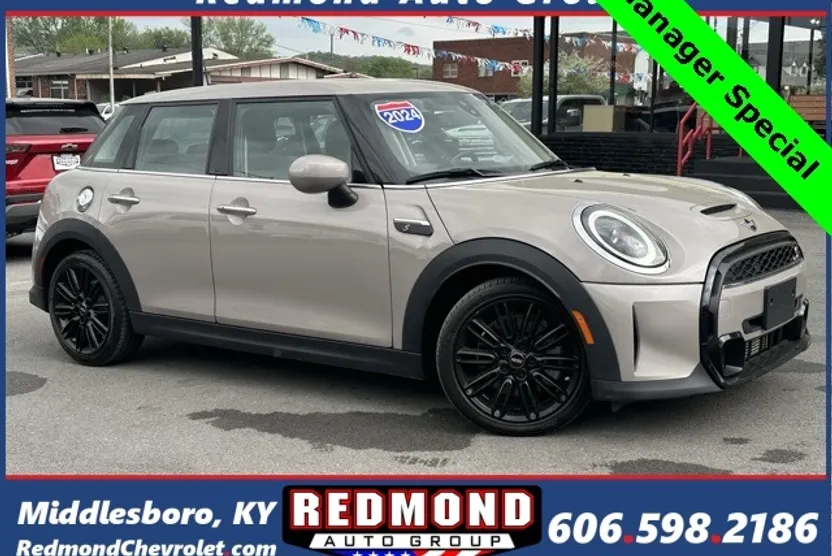 2024 Mini Cooper 4 Door Hardtop photo 1