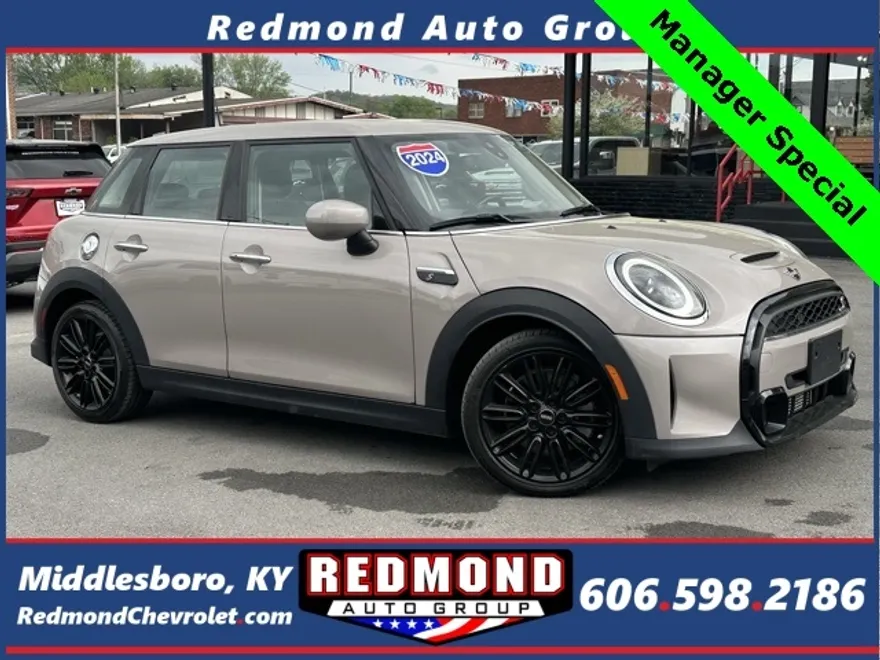 2024 Mini Cooper 4 Door Hardtop photo 1