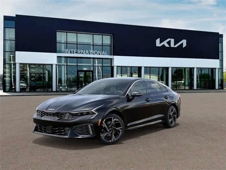 2025 Kia K5 GT-Line photo 1