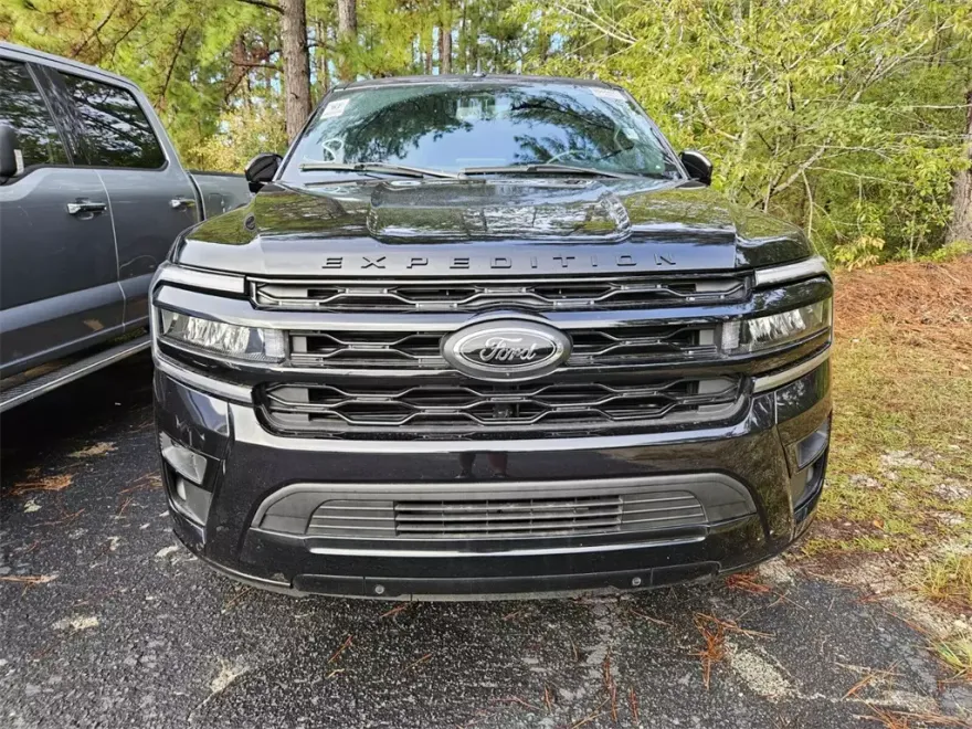 2022 Ford Expedition Limited photo 1