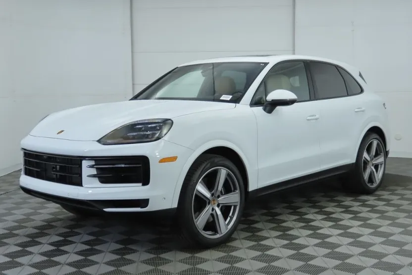 2025 Porsche Cayenne Base photo 1