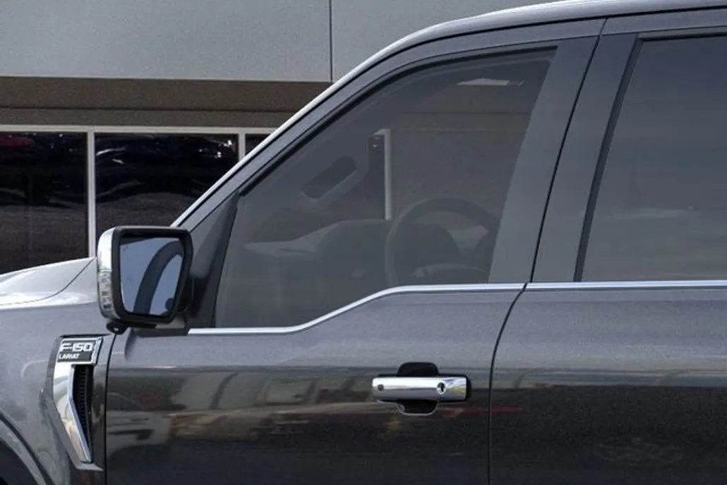 2025 Ford F-150 Lariat photo 1