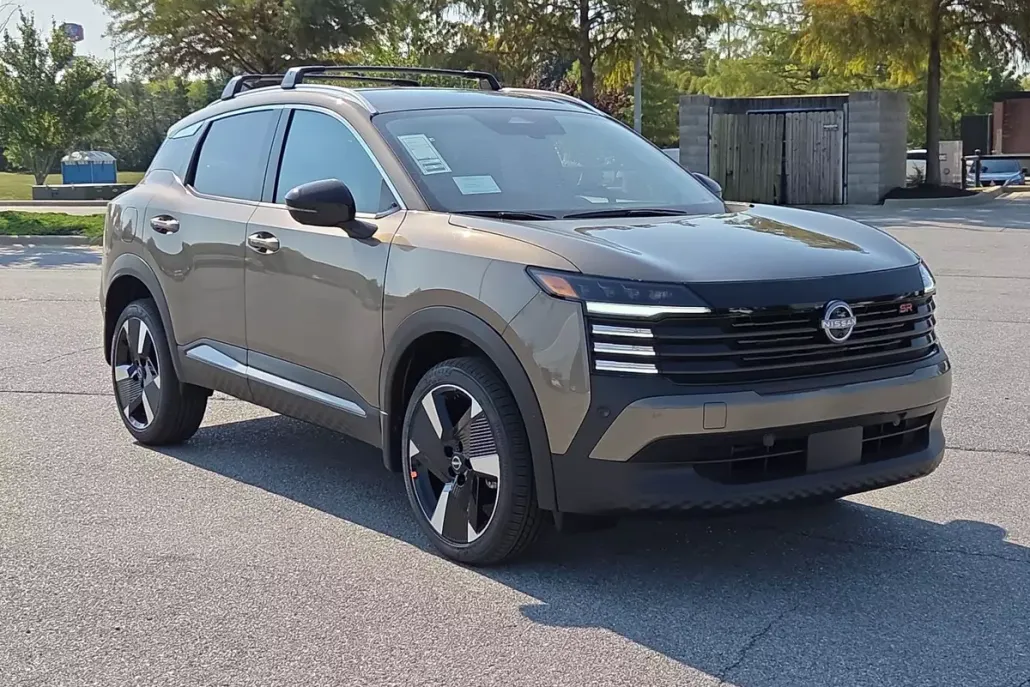 2026 Nissan Kicks SR photo 1
