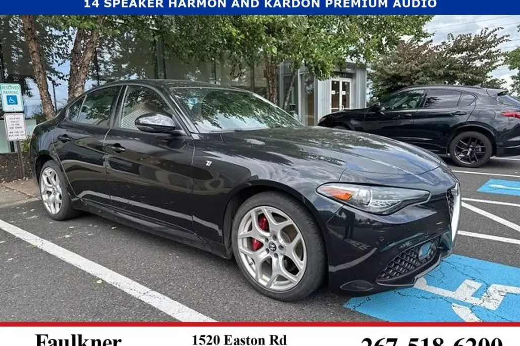 2022 Alfa Romeo Giulia Ti photo 1