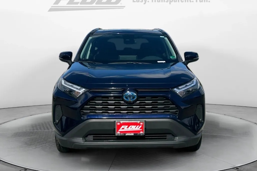 2024 Toyota RAV4 Hybrid XLE photo 1