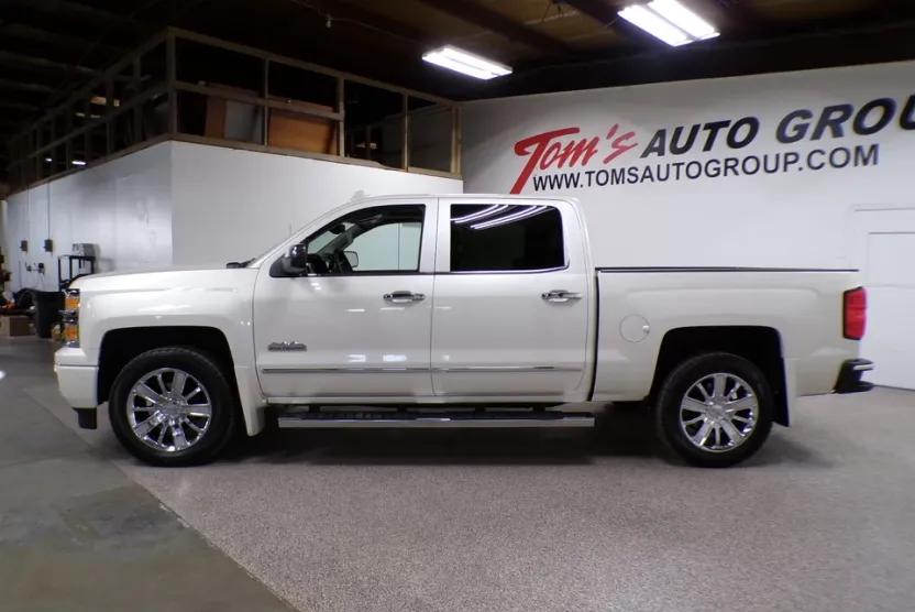 2015 Chevrolet Silverado 1500 High Country photo 1