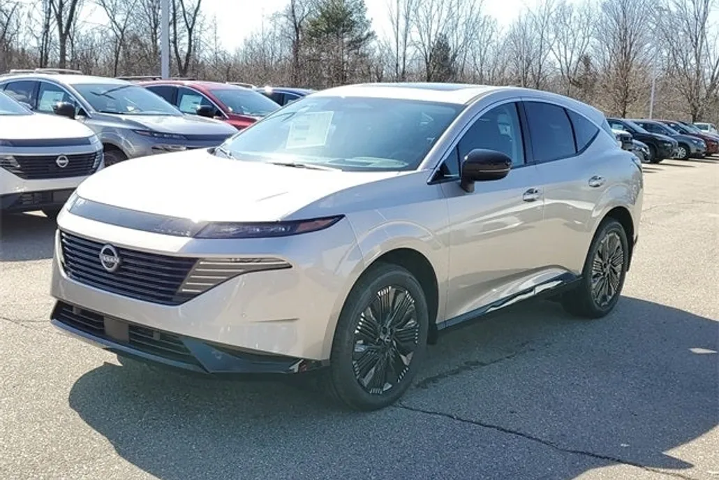 2025 Nissan Murano Platinum photo 1