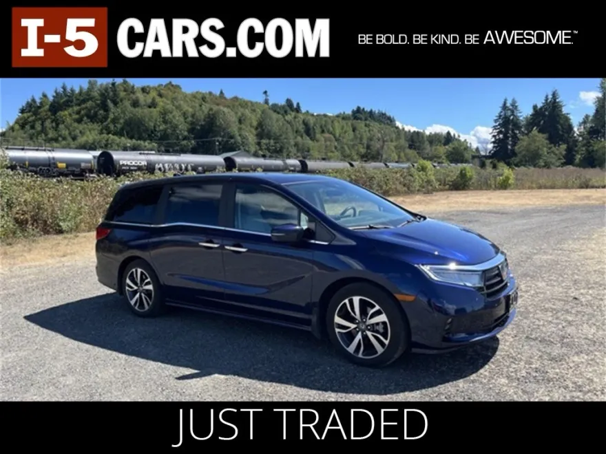 2023 Honda Odyssey Touring photo 1