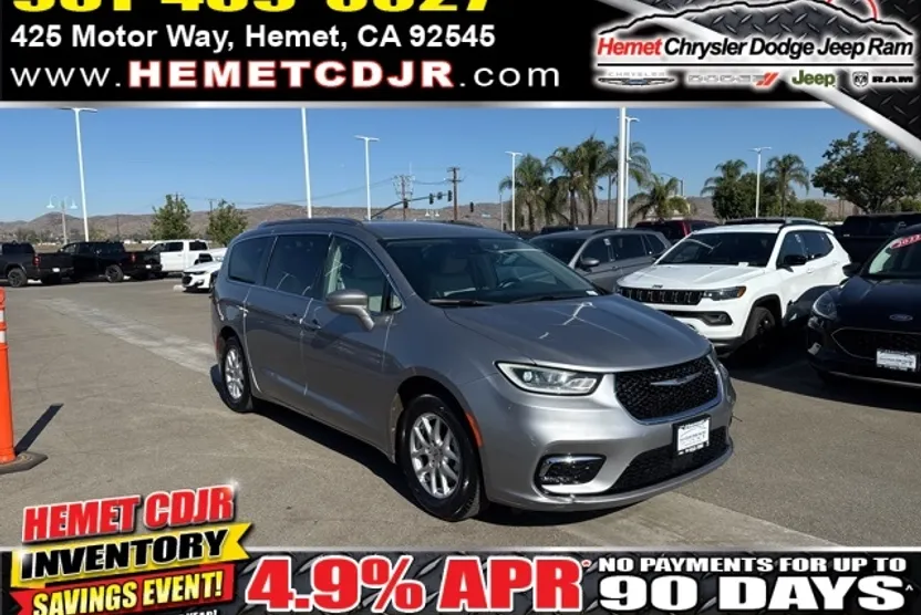 2021 Chrysler Pacifica Touring L photo 1