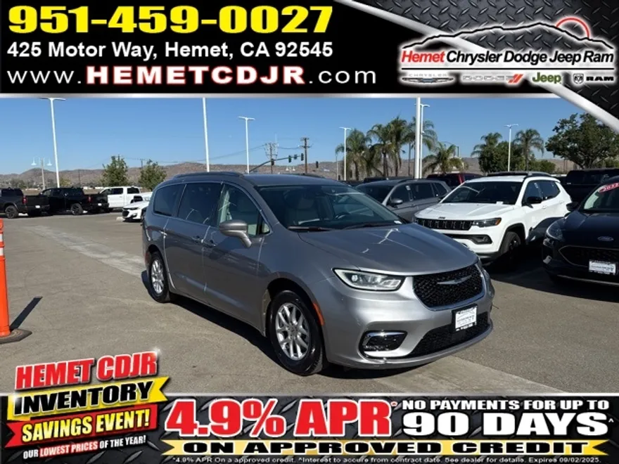 2021 Chrysler Pacifica Touring L photo 1
