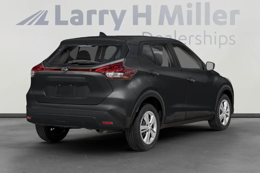 2025 Nissan Kicks Play S photo 1