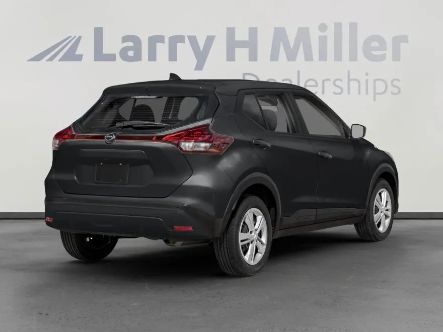 2025 Nissan Kicks Play S photo 1