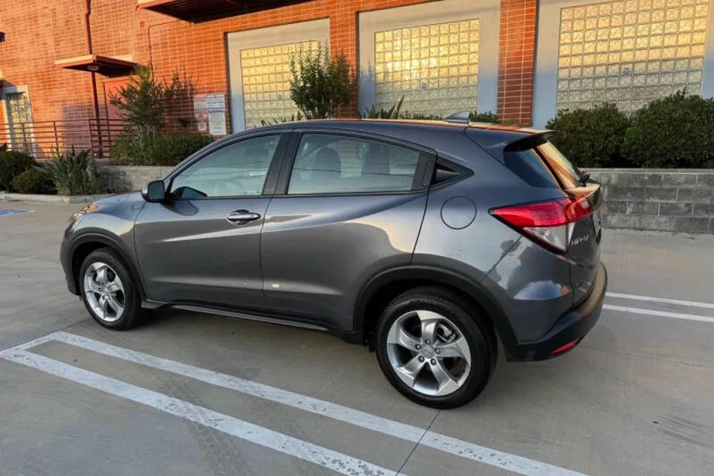 2022 Honda HR-V LX photo 1