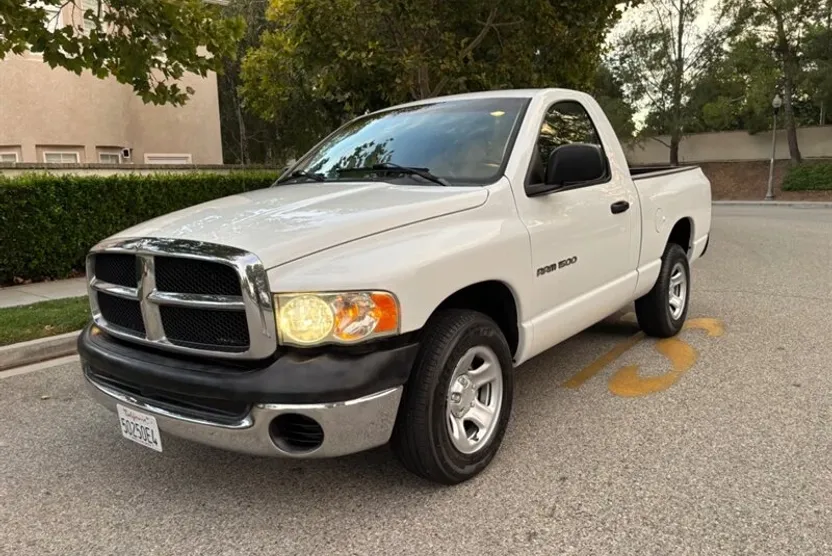 2002 Dodge Ram ST photo 1