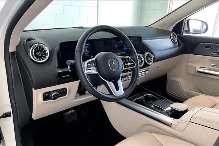2022 Mercedes Benz GLA 250 4MATIC photo 1