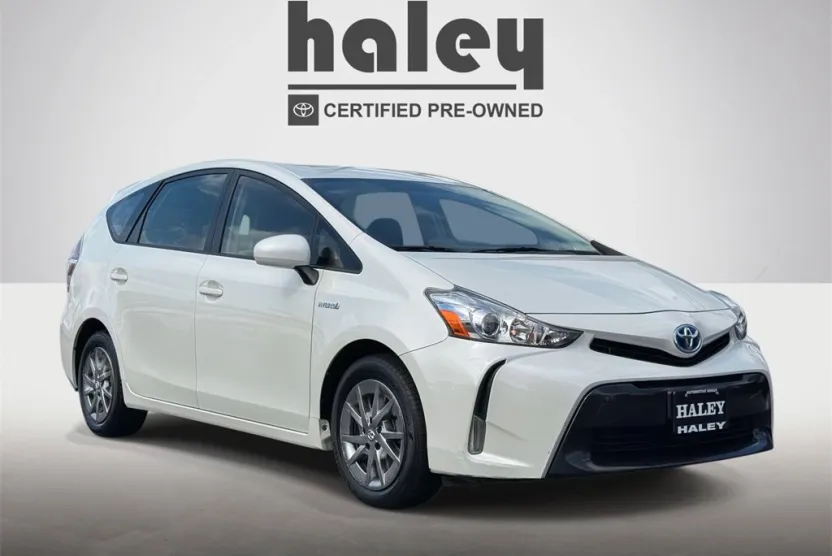 2015 Toyota Prius V Two photo 1