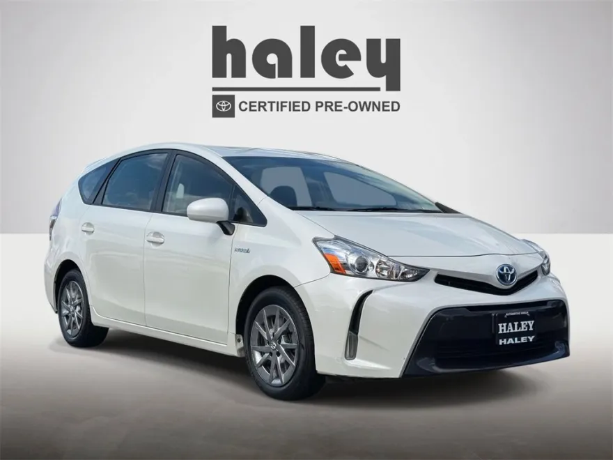 2015 Toyota Prius V Two photo 1