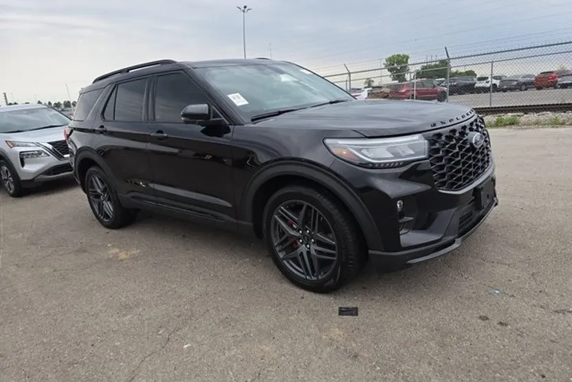 2025 Ford Explorer ST photo 1