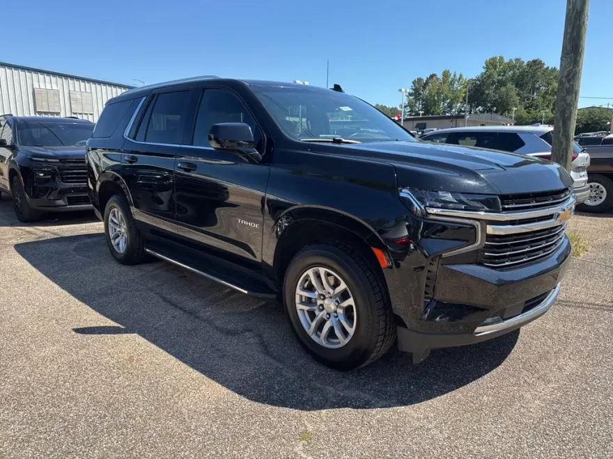2023 Chevrolet Tahoe LT photo 1