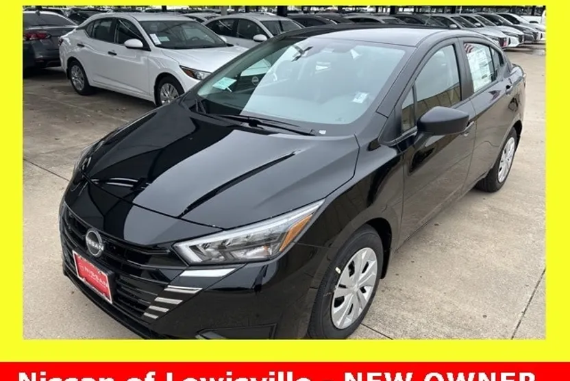 2025 Nissan Versa 1.6 S photo 1