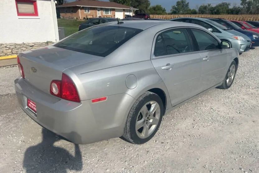 2009 Chevrolet Malibu 1LT photo 1