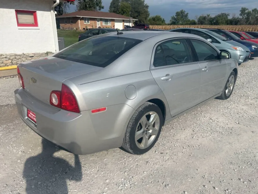 2009 Chevrolet Malibu 1LT photo 1