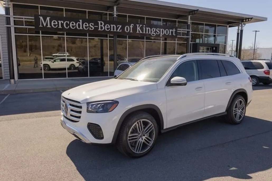 2025 Mercedes Benz GLS 450 4MATIC photo 1