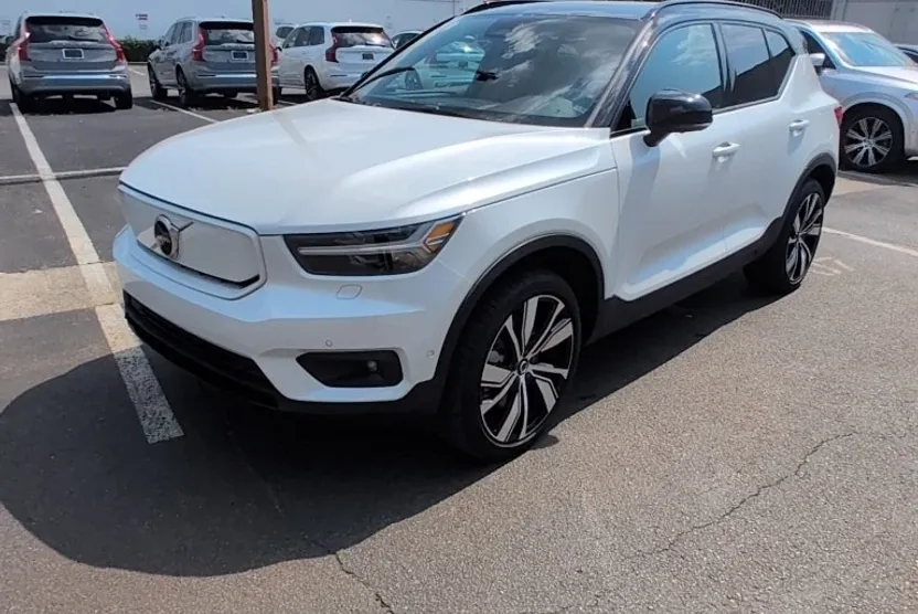 2022 Volvo XC40 Recharge P8 Plus photo 1