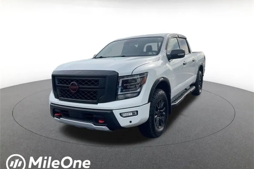 2024 Nissan Titan PRO-4X photo 1