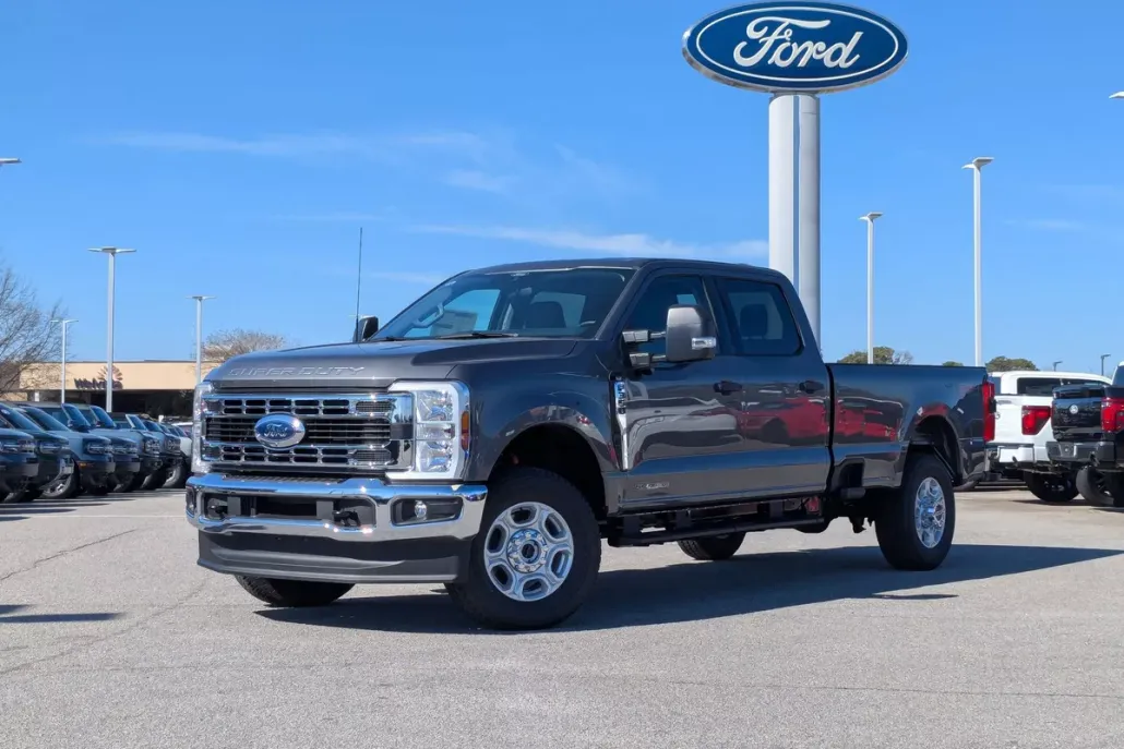 2025 Ford F-350 XLT photo 1