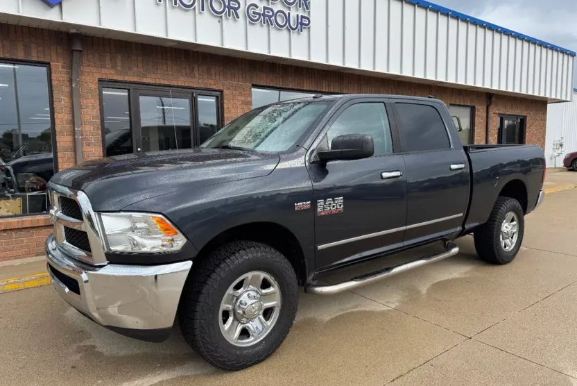 2016 Ram 2500 SLT photo 1