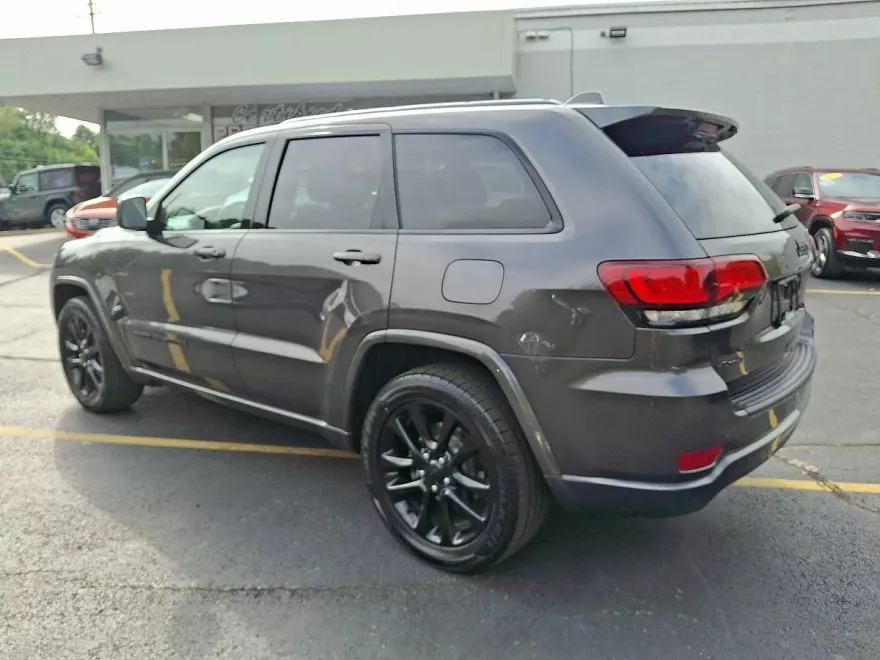 2020 Jeep Grand Cherokee Altitude photo 1