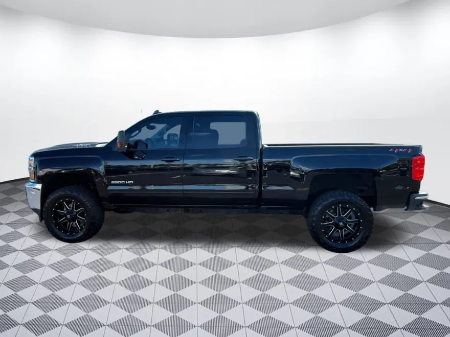 2019 Chevrolet Silverado 2500HD LT photo 1