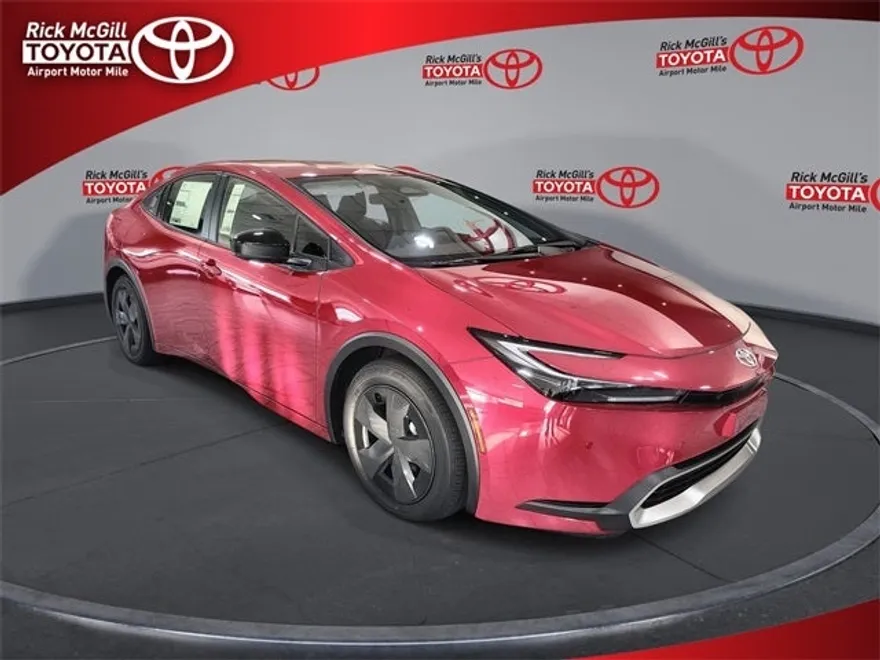 2026 Toyota Prius Plug-in Hybrid SE photo 1