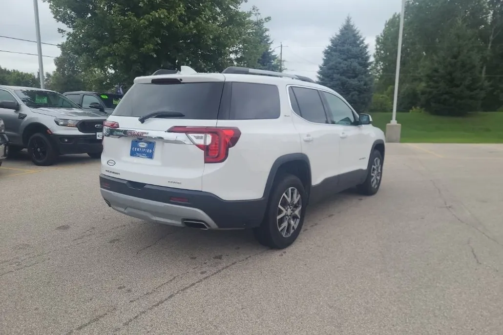 2023 Gmc Acadia SLT photo 1