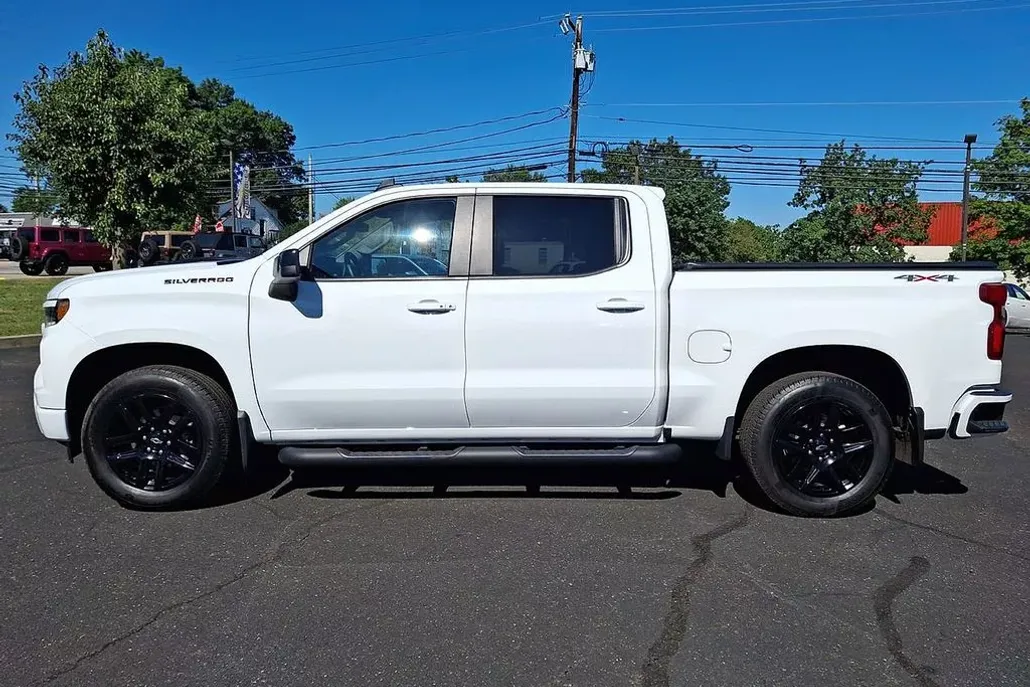 2024 Chevrolet Silverado 1500 RST photo 1