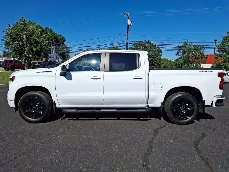2024 Chevrolet Silverado 1500 RST photo 1