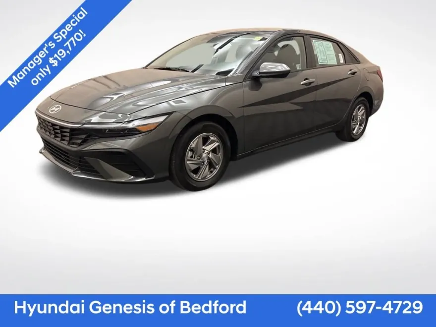 2025 Hyundai Elantra SE photo 1