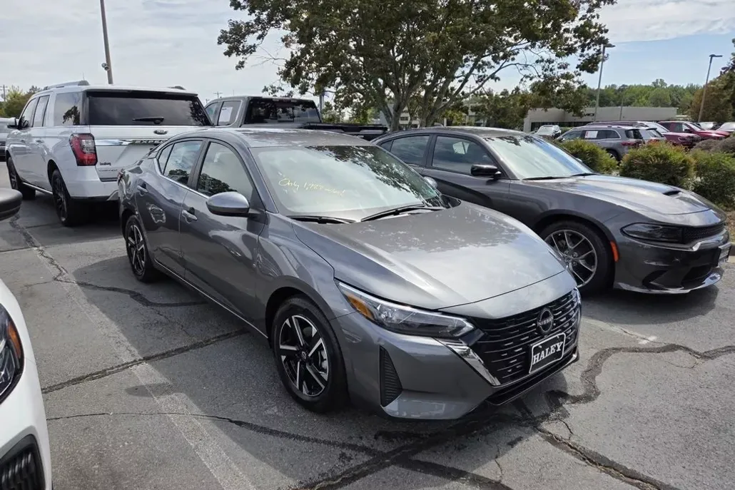 2025 Nissan Sentra SV photo 1