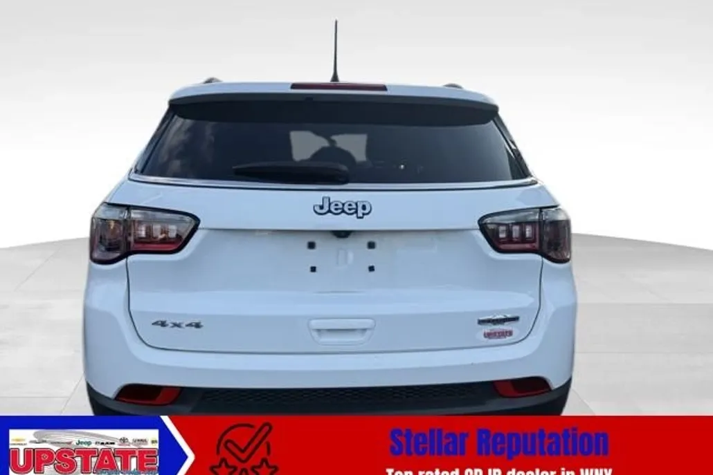 2022 Jeep Compass Trailhawk photo 1